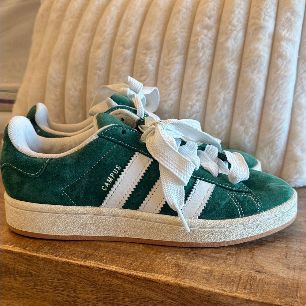 Adidas Campus women's green and White Sneakers
